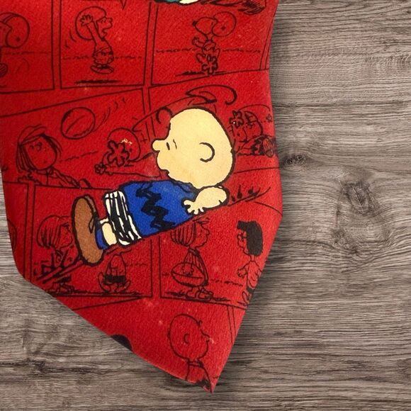 1990s 100% Silk Peanuts Necktie Charlie Brown, Lucy Football, Comical, Funny - Picture 5 of 9